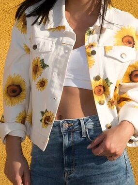 Forever 21 Sunflower Cropped Denim Jacket Y2K White Jean Floral Print
